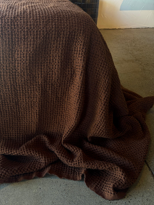 Waffle linen blanket - Rich Cacao