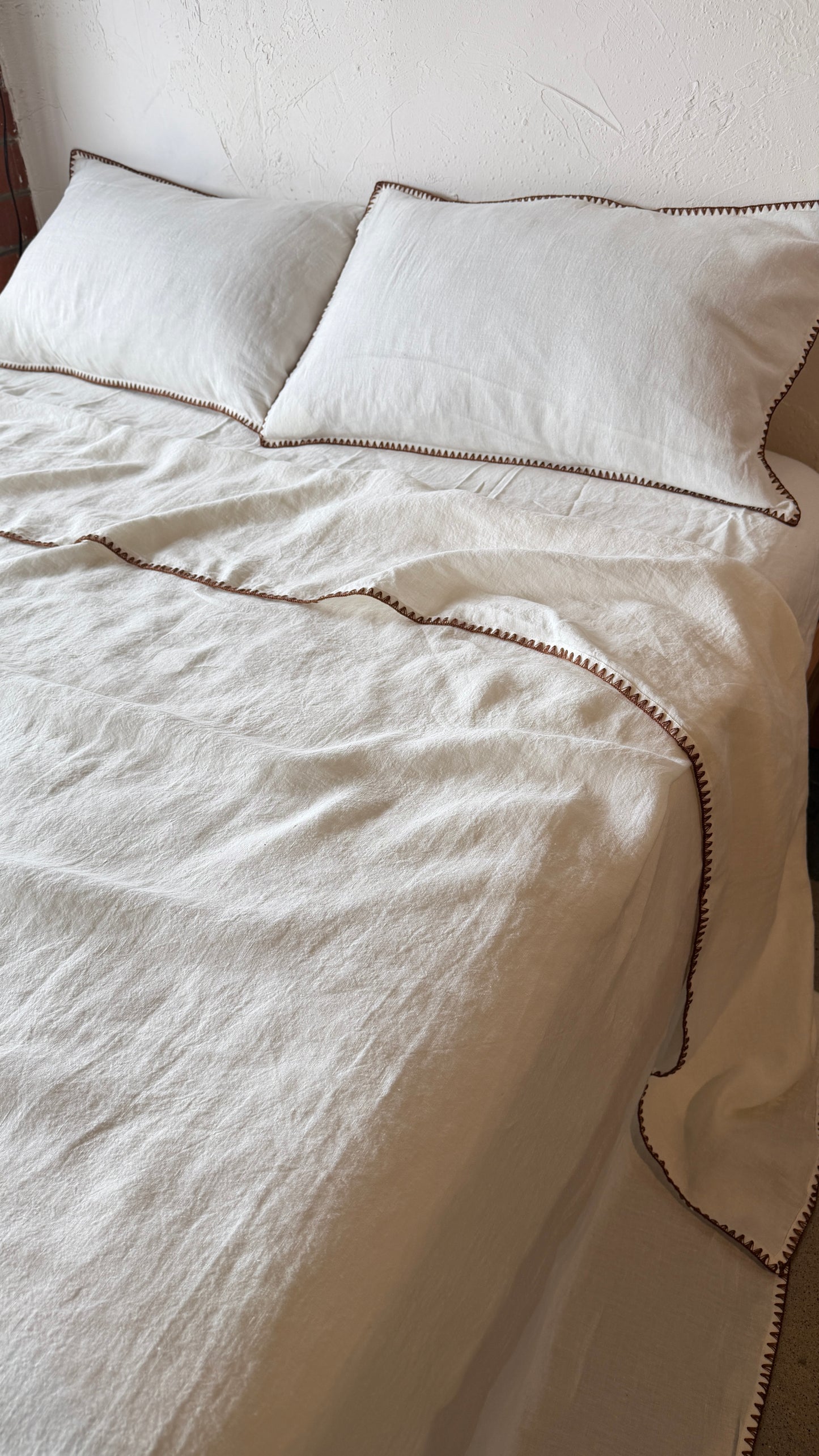 Samosa Natural White Linen fitted sheets