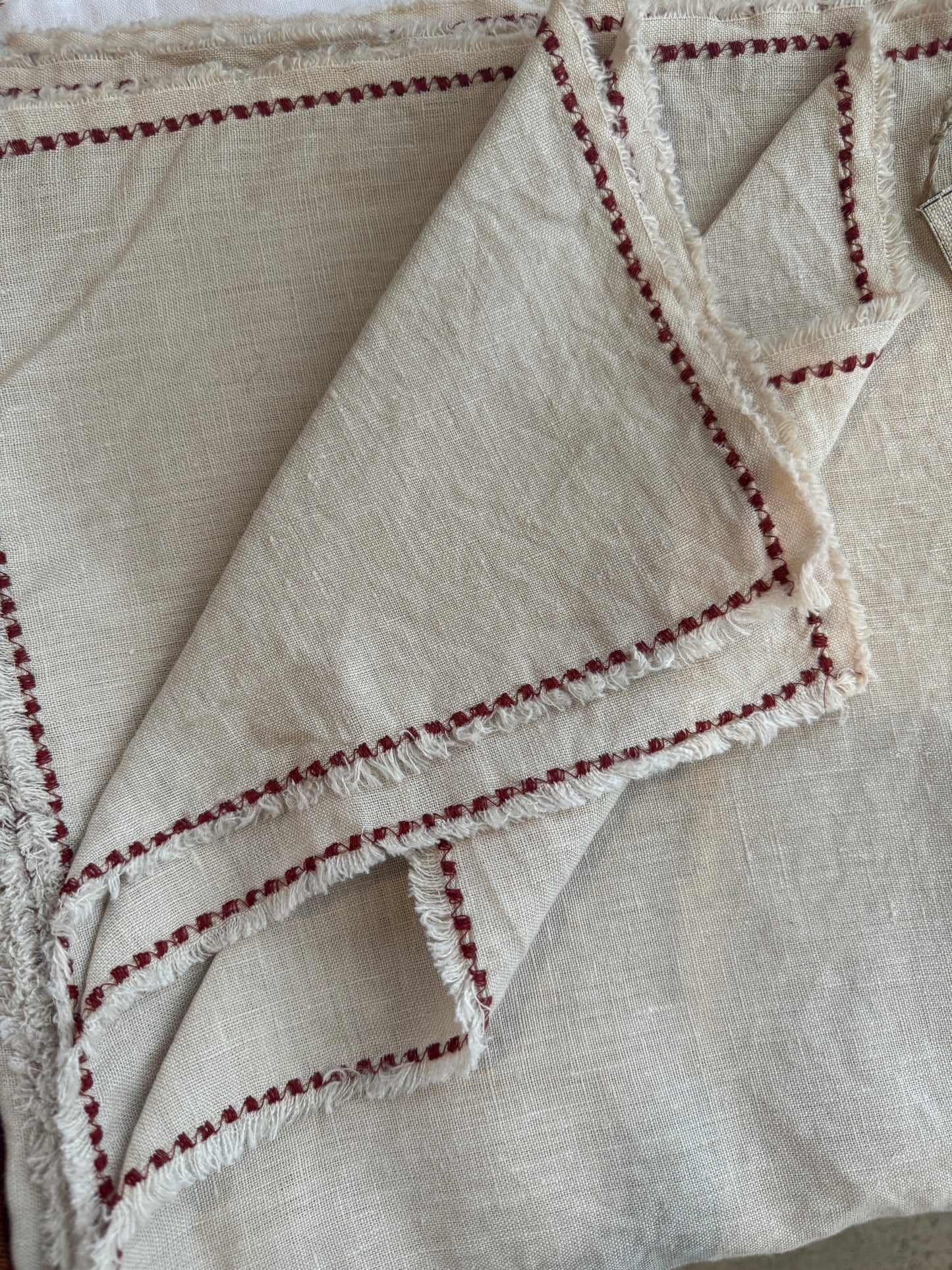 Embroidered tablecloth 002